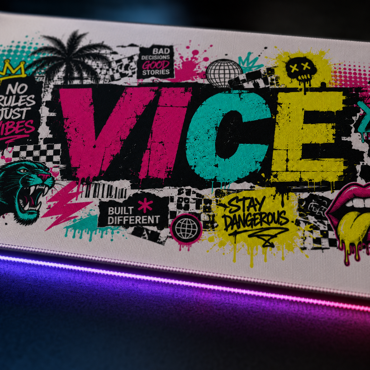 Vice City Streetwear Graffiti Gaming Mouse Pad – Extended RGB Desk Mat, Urban Street Art Gamer Setup, Cyberpunk Large Mousepad